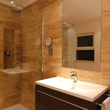 Vale Do Lobo Villa Sleeps 8 Pool Wifi Villa